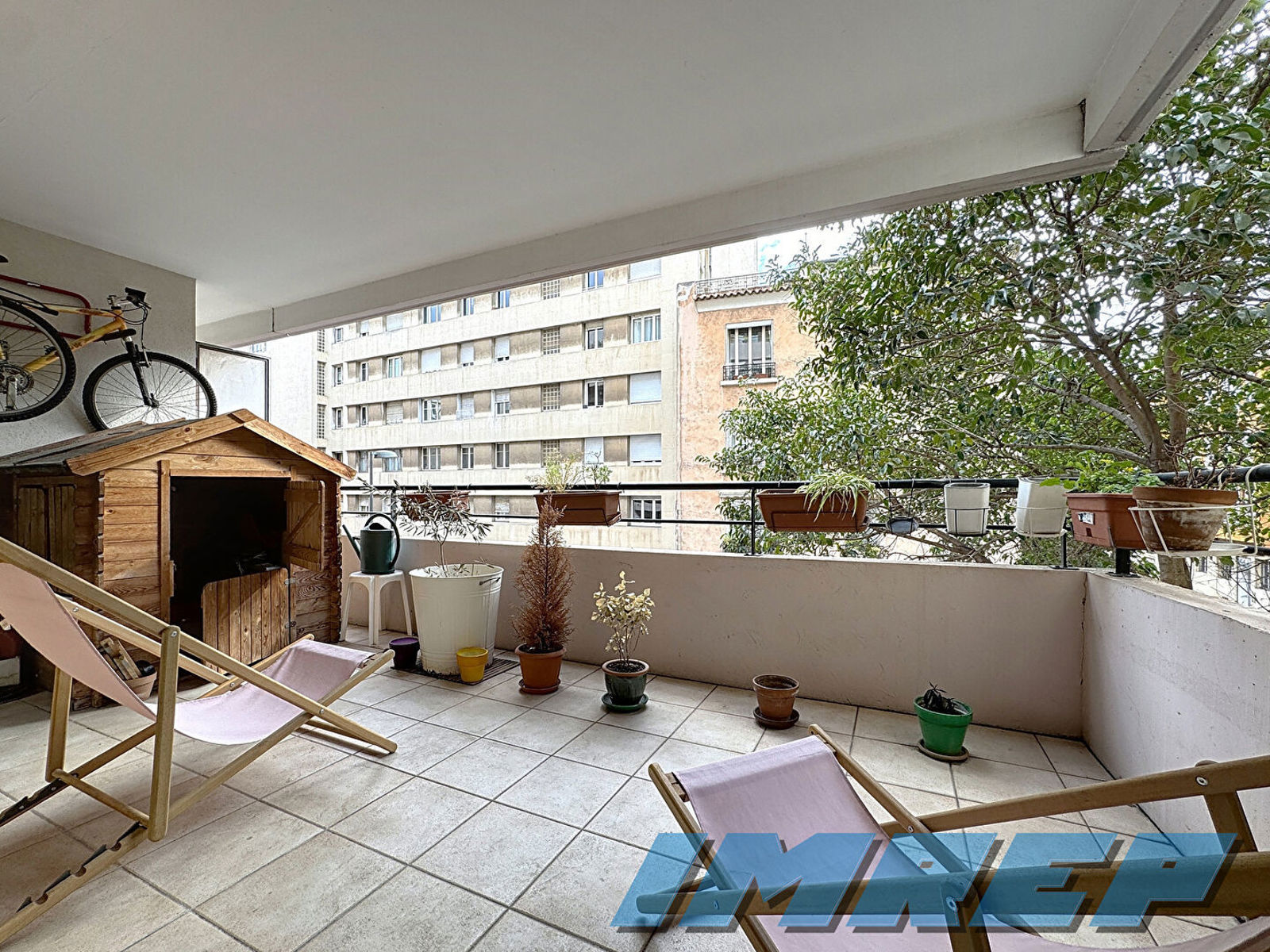 1064-Exclusivité : Grand appartement T4 - 90m2 traversant avec terras - 3