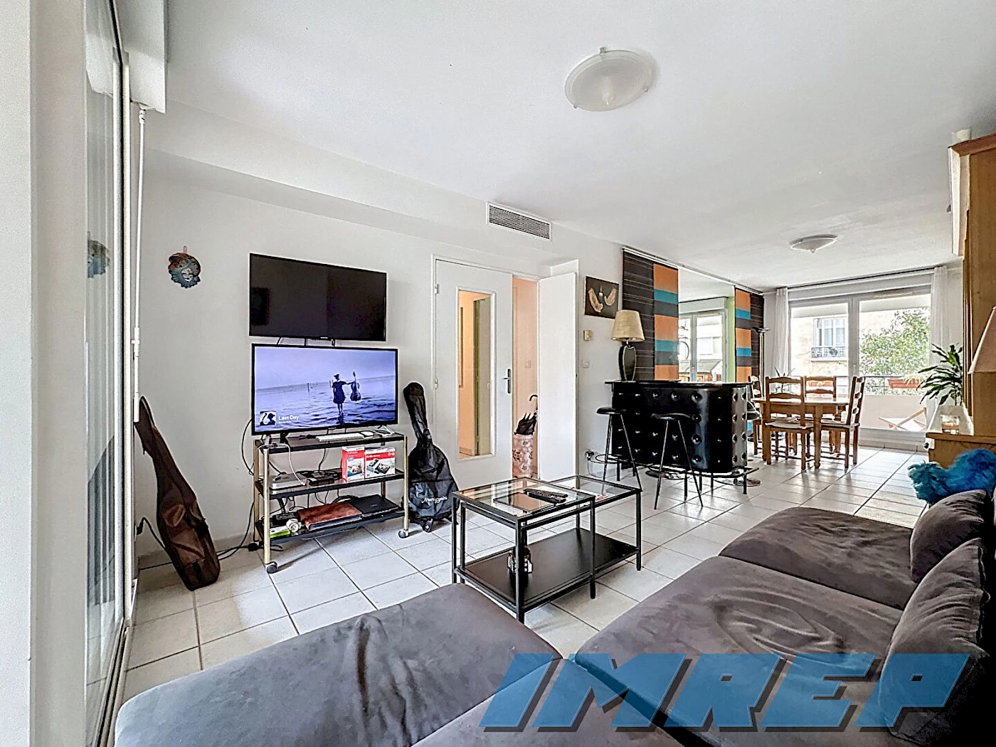 1064-Exclusivité : Grand appartement T4 - 90m2 traversant avec terras