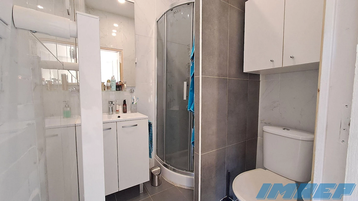 1010-EXCLUSIVITE Maison 224m2 composée de 5 appartements - 13009 MARS