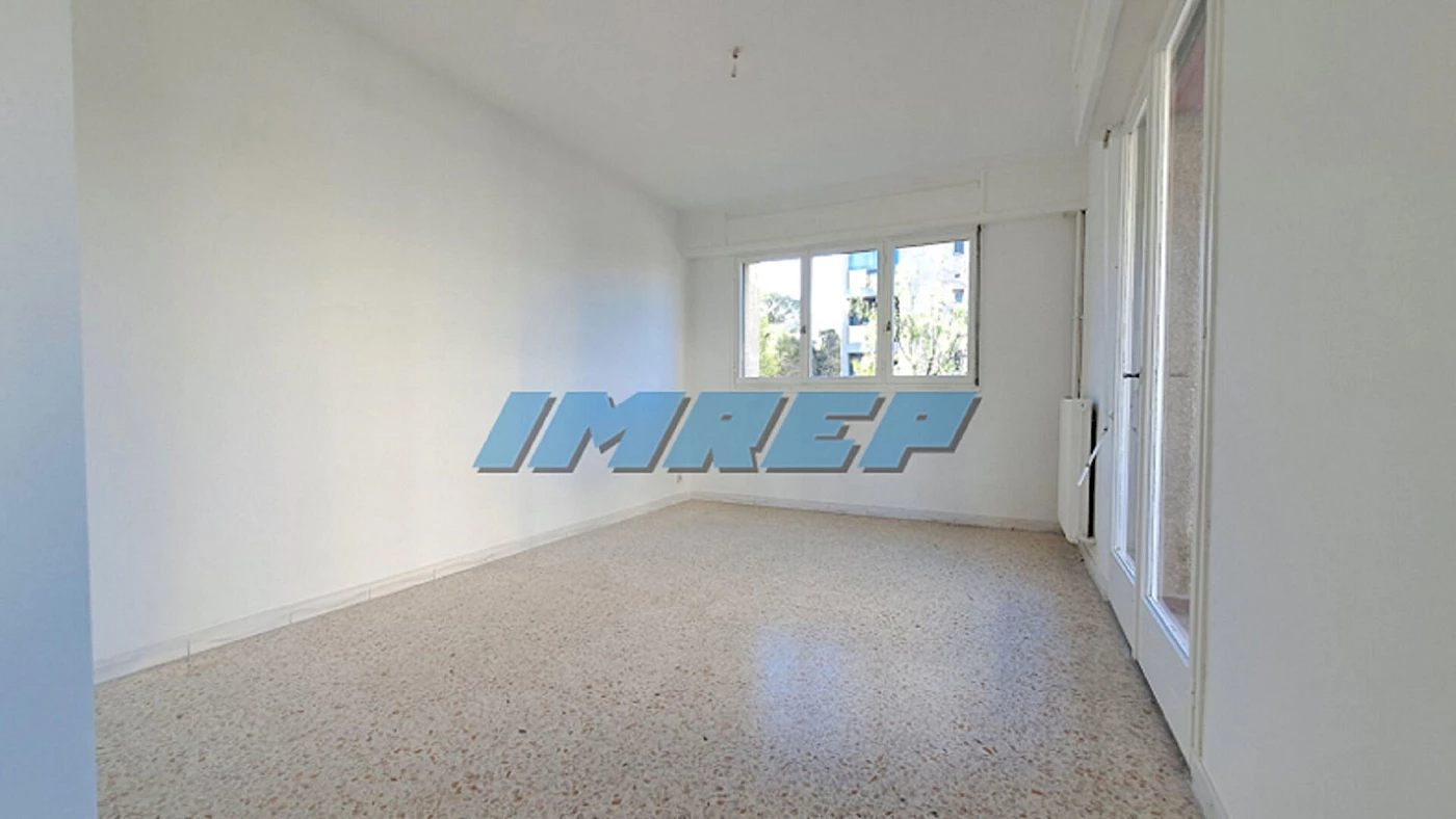 791-Grand T3/4 lumineux balcon cave et parking - 13010 MARSEILLE