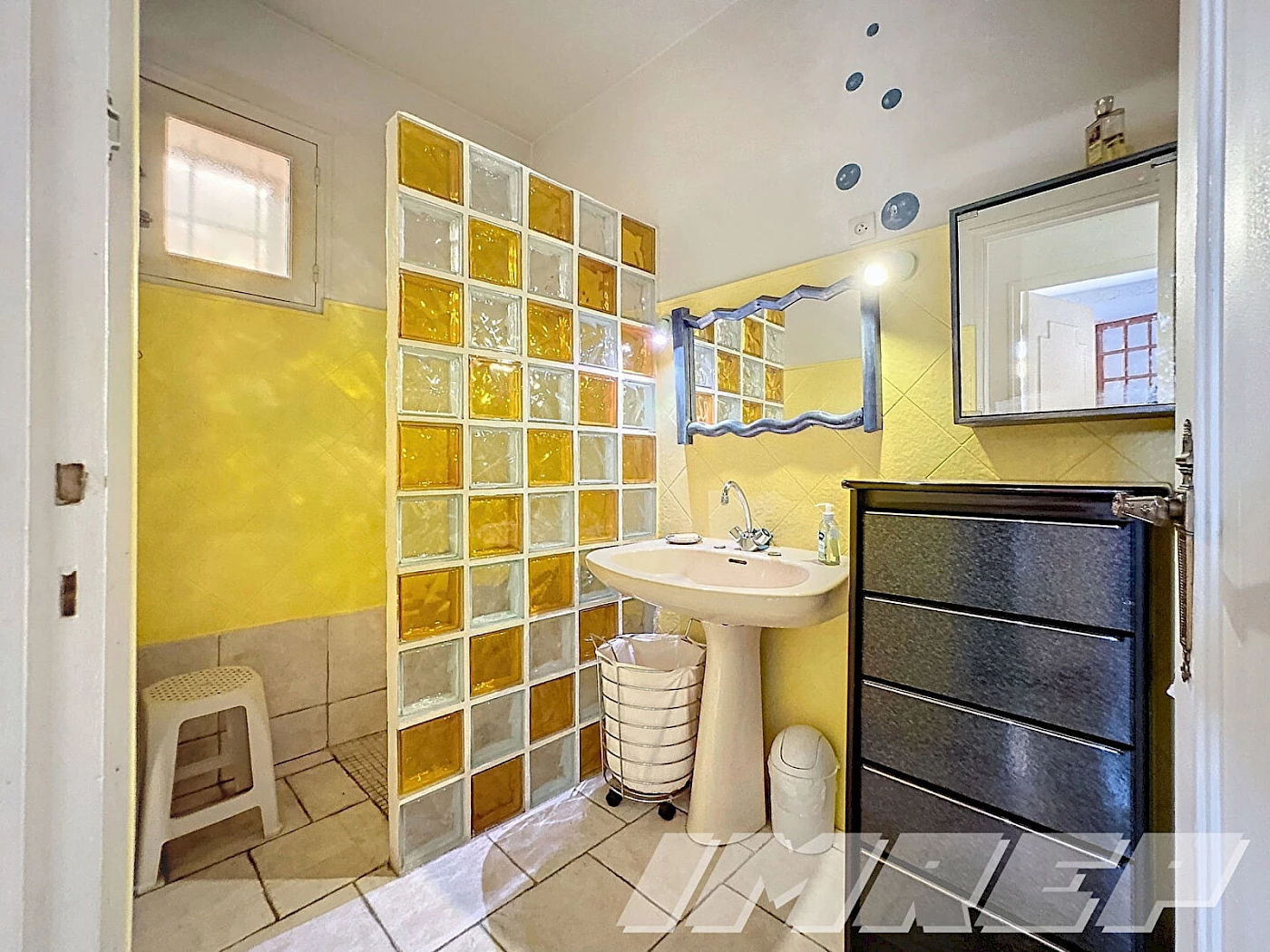 837-Jolie maison bien placée au calme avec studio ind.