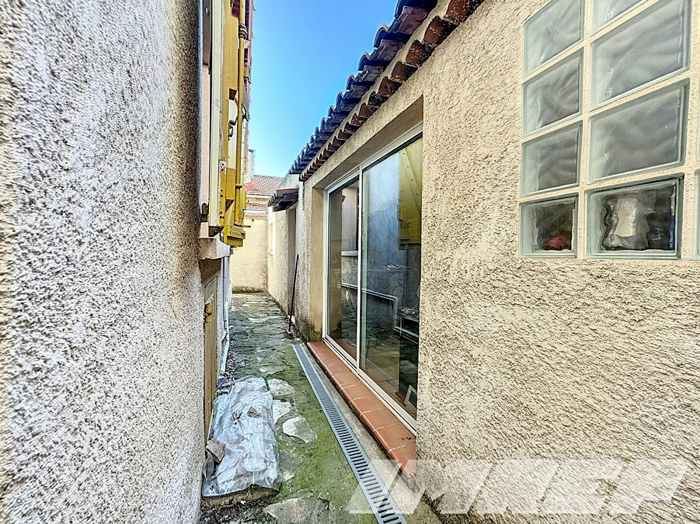 837-Jolie maison bien placée au calme avec studio ind.