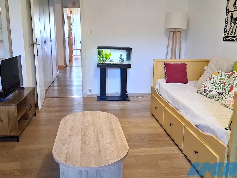 T4 Transformé en T3 meublé dans un BEAU QUARTIER DU 8ème
